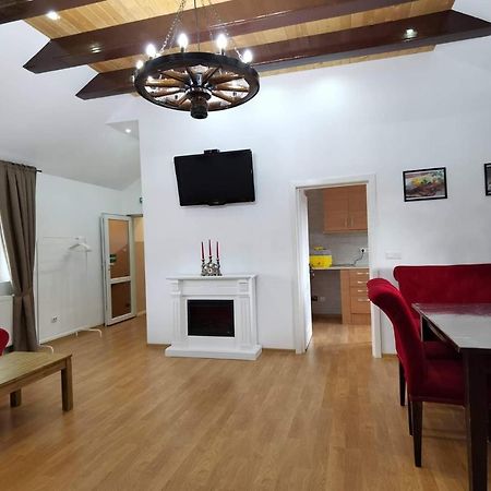 Apartament 2 Camere - Casa Divertis บูเซา ภายนอก รูปภาพ