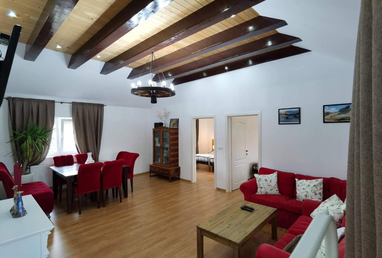 Apartament 2 Camere - Casa Divertis บูเซา ภายนอก รูปภาพ