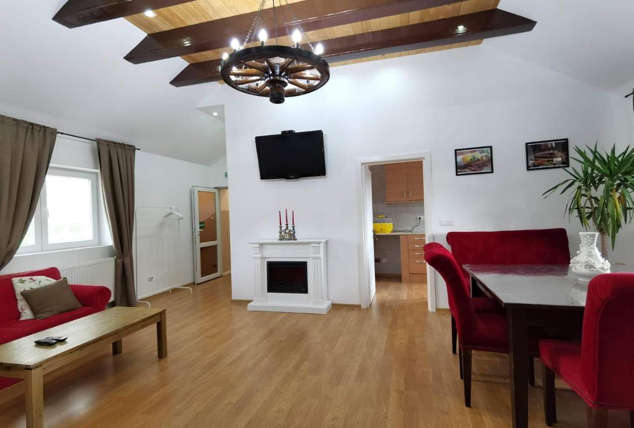 Apartament 2 Camere - Casa Divertis บูเซา ภายนอก รูปภาพ