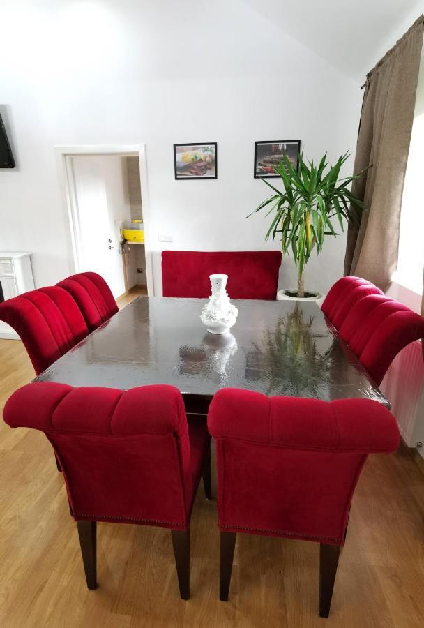 Apartament 2 Camere - Casa Divertis บูเซา ภายนอก รูปภาพ