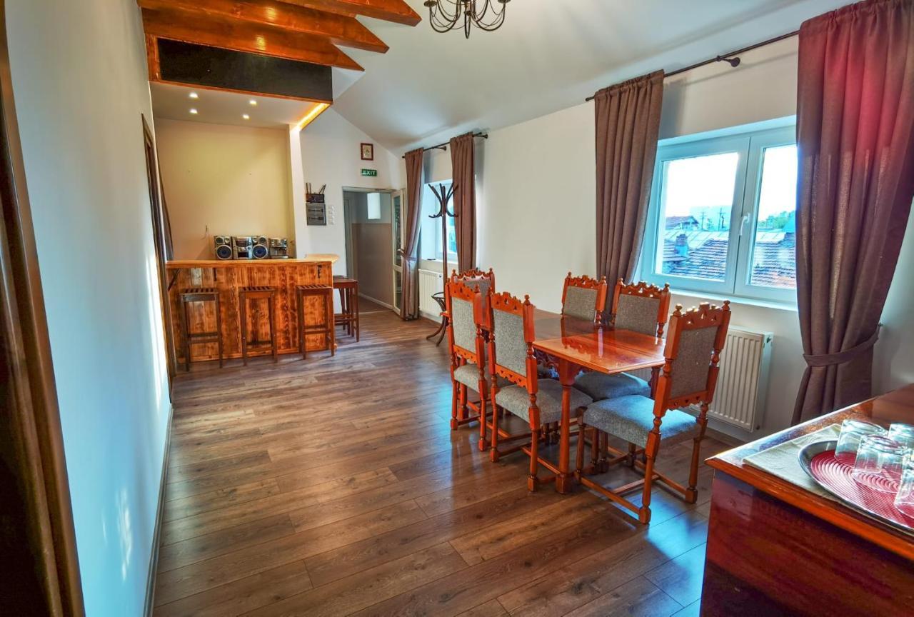 Apartament 2 Camere - Casa Divertis บูเซา ภายนอก รูปภาพ