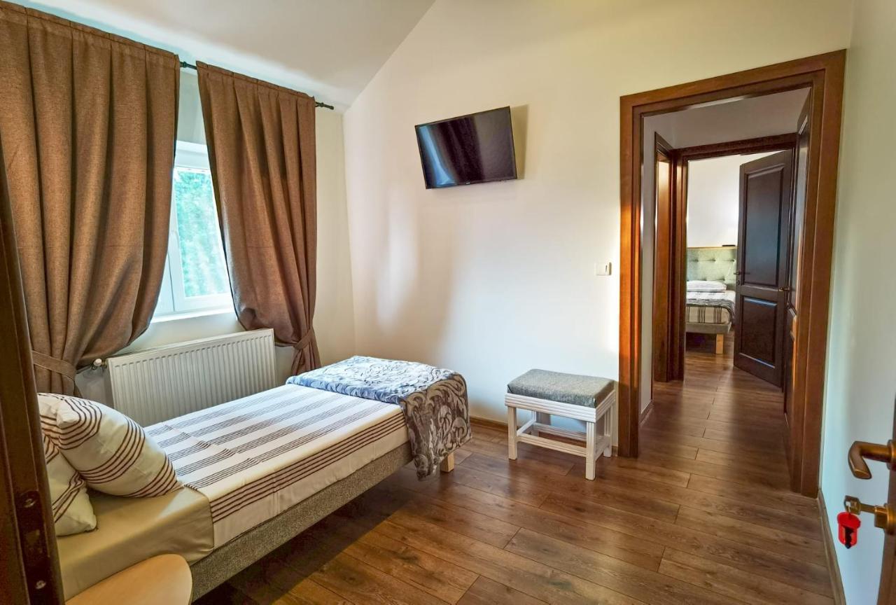 Apartament 2 Camere - Casa Divertis บูเซา ภายนอก รูปภาพ