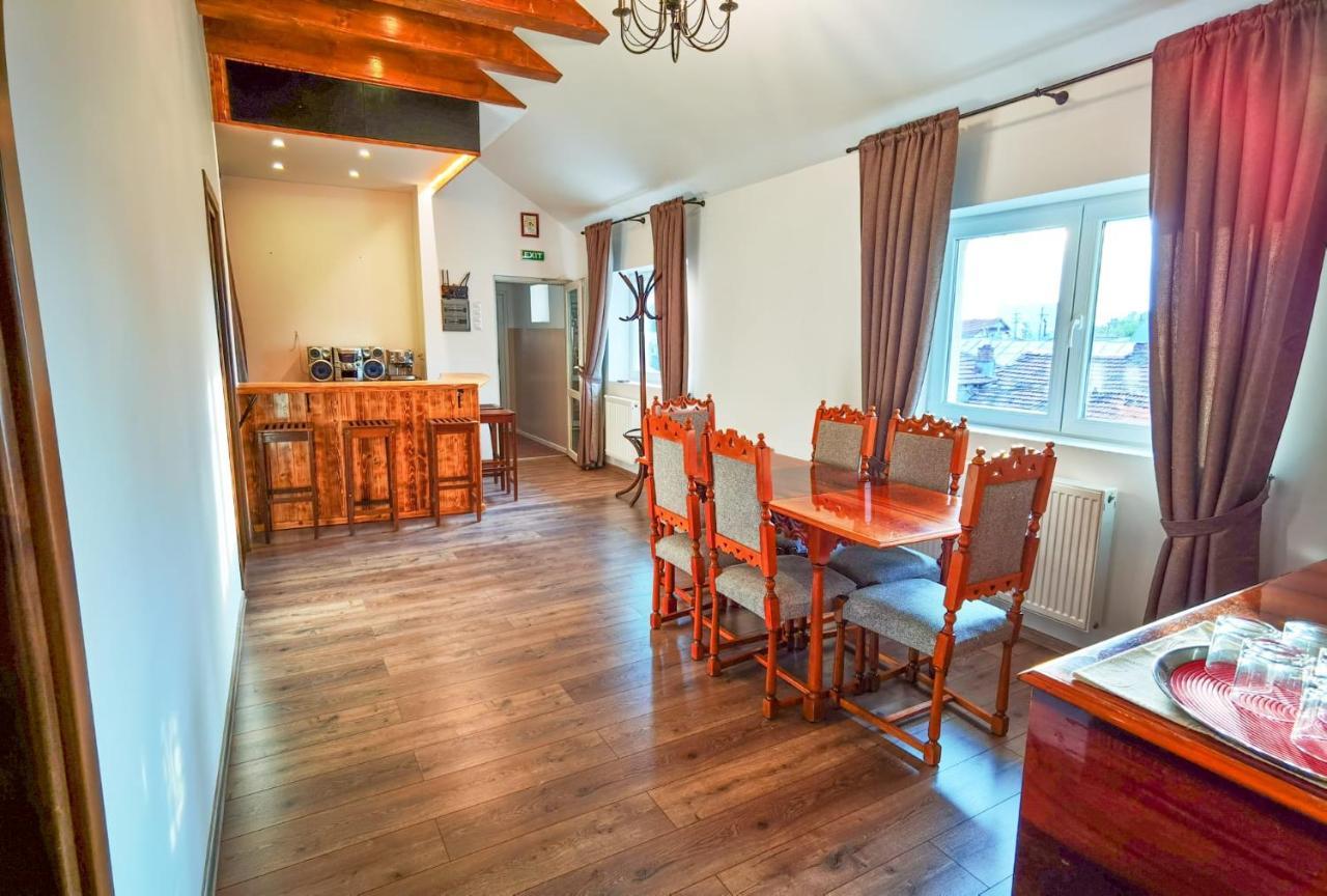 Apartament 2 Camere - Casa Divertis บูเซา ภายนอก รูปภาพ