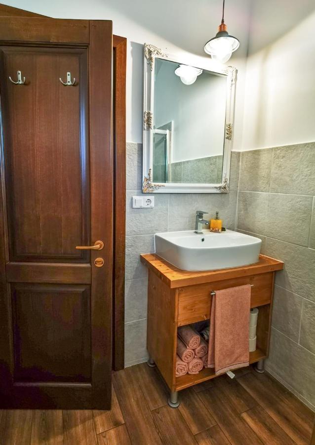 Apartament 2 Camere - Casa Divertis บูเซา ภายนอก รูปภาพ