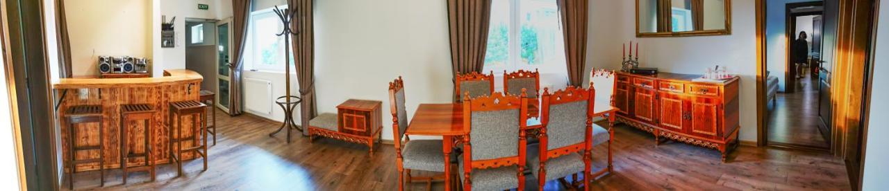 Apartament 2 Camere - Casa Divertis บูเซา ภายนอก รูปภาพ