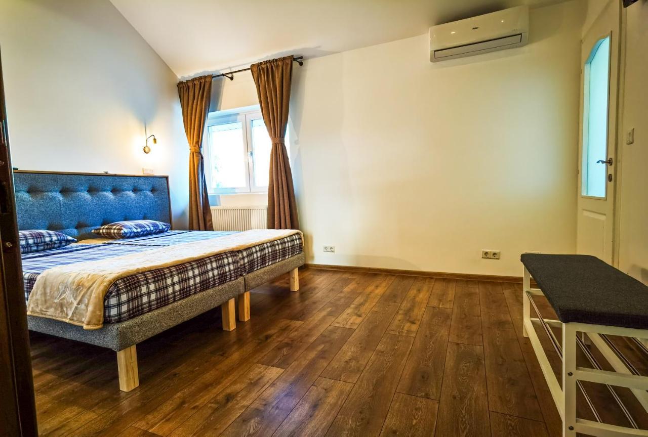 Apartament 2 Camere - Casa Divertis บูเซา ภายนอก รูปภาพ