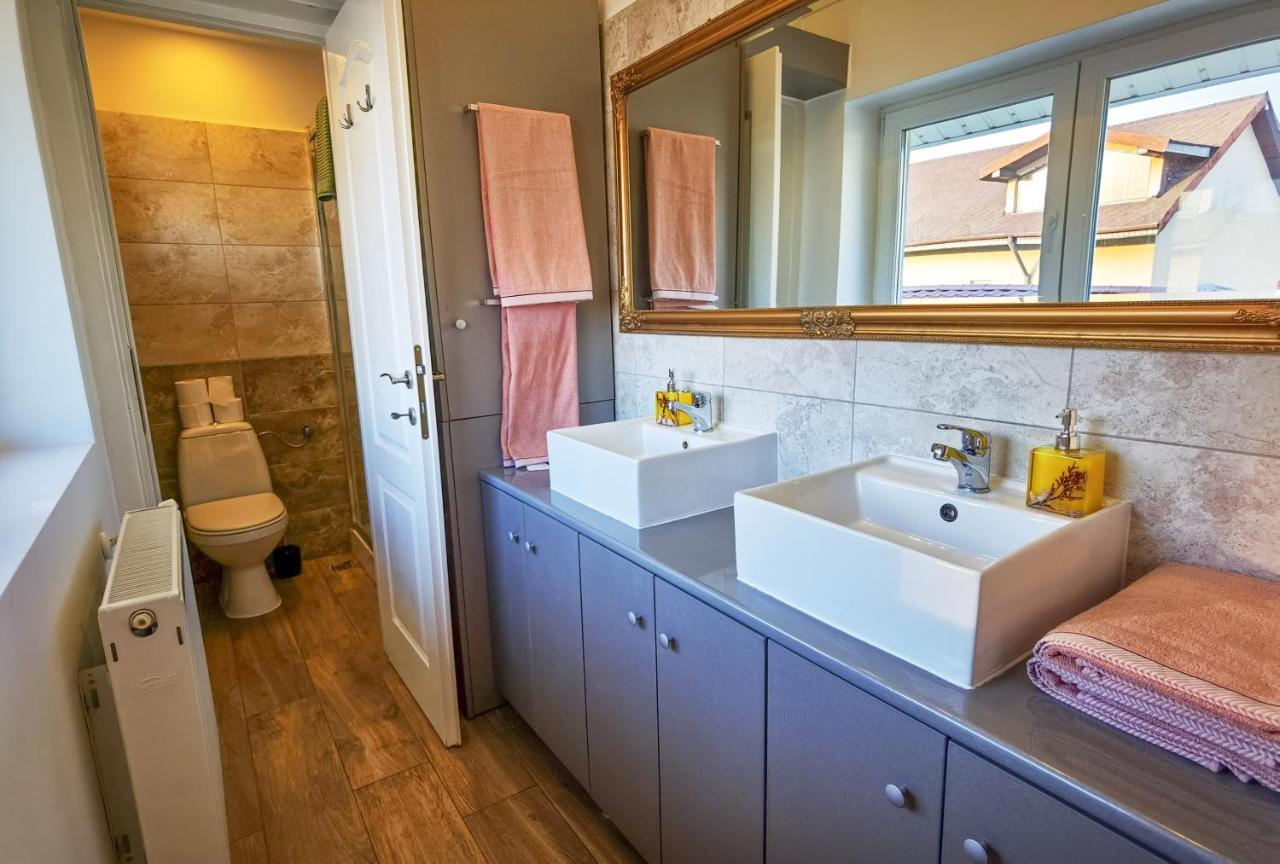 Apartament 2 Camere - Casa Divertis บูเซา ภายนอก รูปภาพ